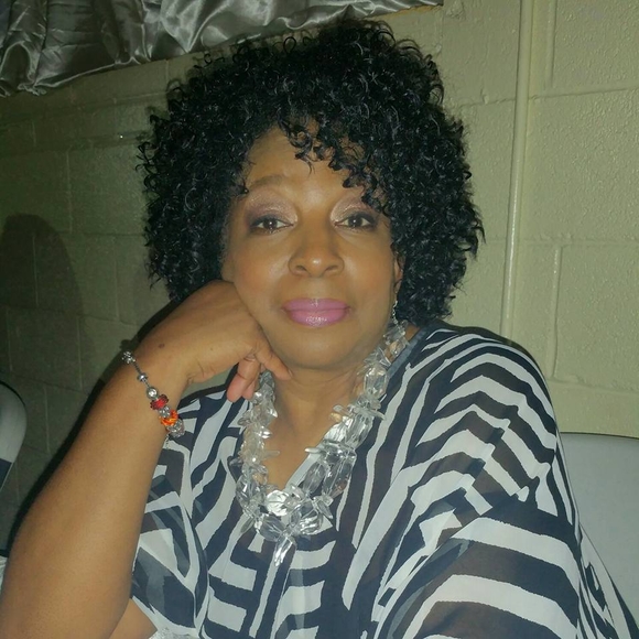 Meet your Posher, Joyce - Picture 1 of 1